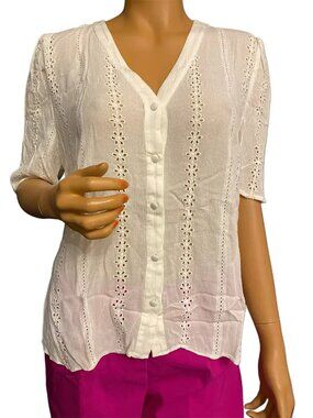 1.STATE Eyelet Blouse White Crinkle Gauze Button Front V Neck